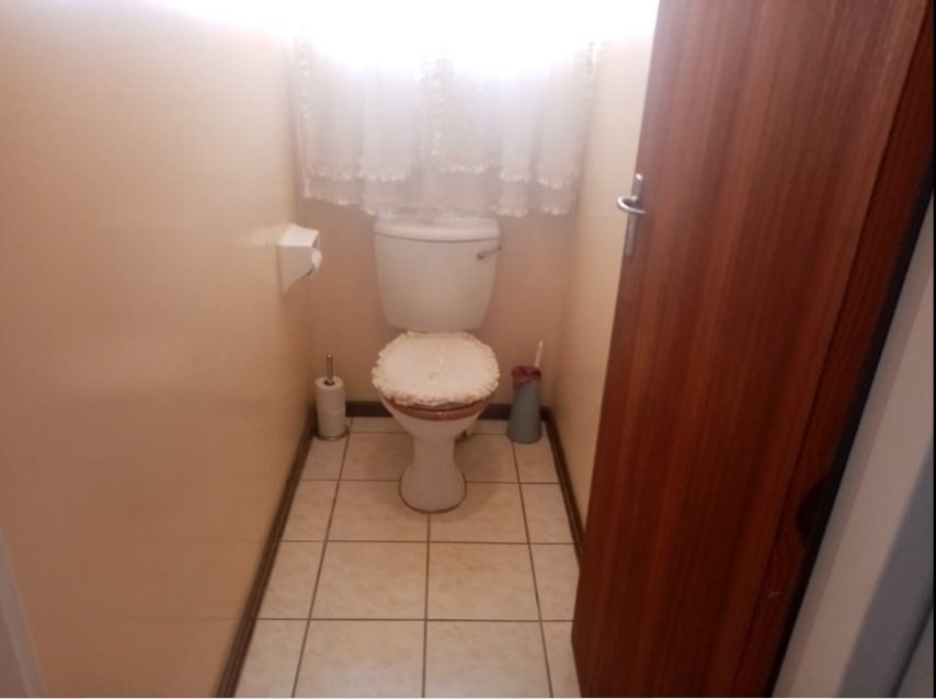 5 Bedroom Property for Sale in Flimieda North West